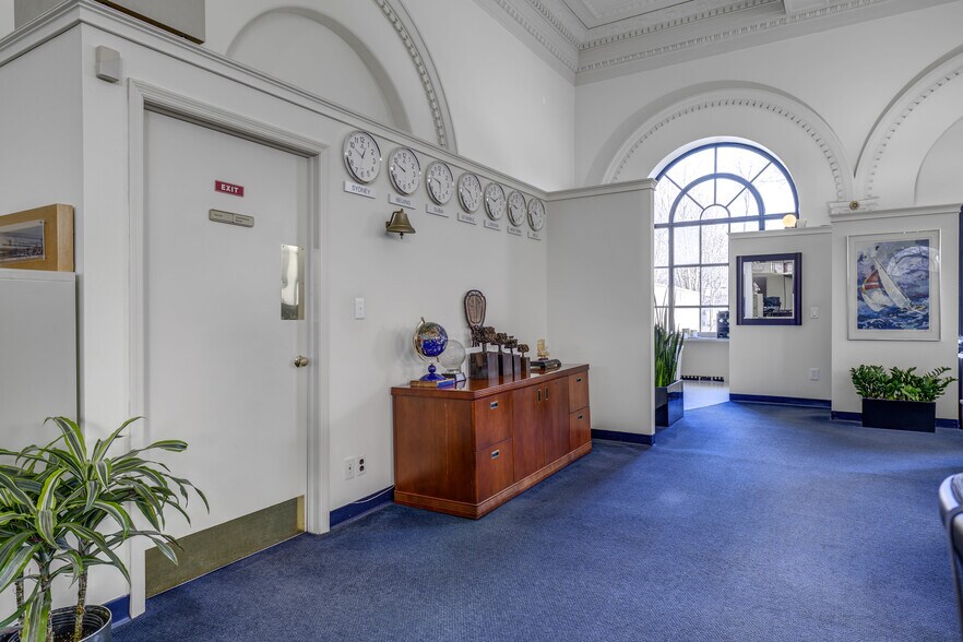 More Photos Of 145 Main St, Port Washington Office For Sale