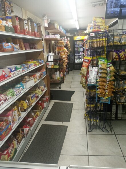 More Photos Of 17 Spring St, Trenton General Retail For Sale