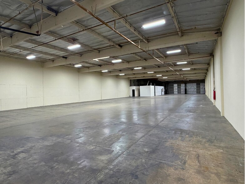 More Photos Of 1506-1550 N Knowles Ave, Los Angeles Warehouse For Lease