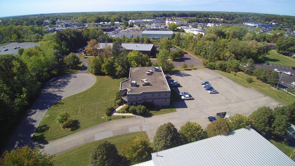 More Photos Of 700 W Metro Park, Rochester Coworking Space