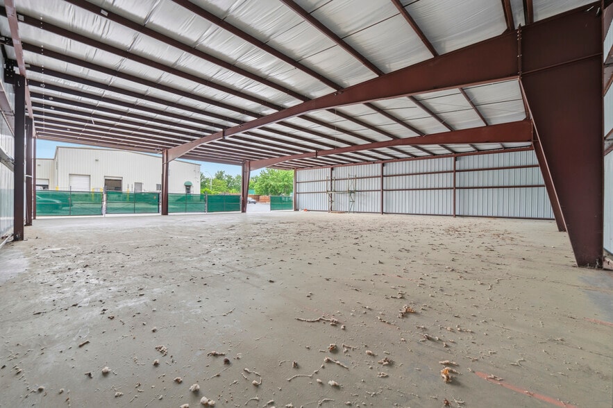 More Photos Of 1406 Smith Reno Rd, Raleigh Warehouse For Sale