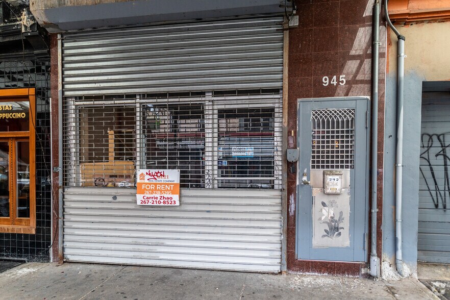 More Photos Of 945 S 9th St, Philadelphia Storefront Retail Residential For Lease