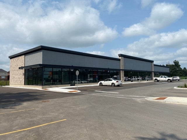 More Photos Of 197 Pinehurst Rd, Paris General Retail For Lease