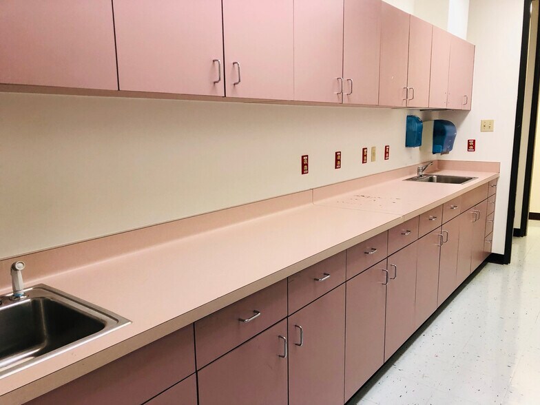 More Photos Of 2105 Jackson St, Houston Office For Lease