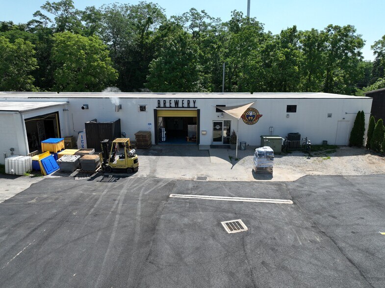 More Photos Of 305 N Walnut St, Yellow Springs Warehouse For Sale