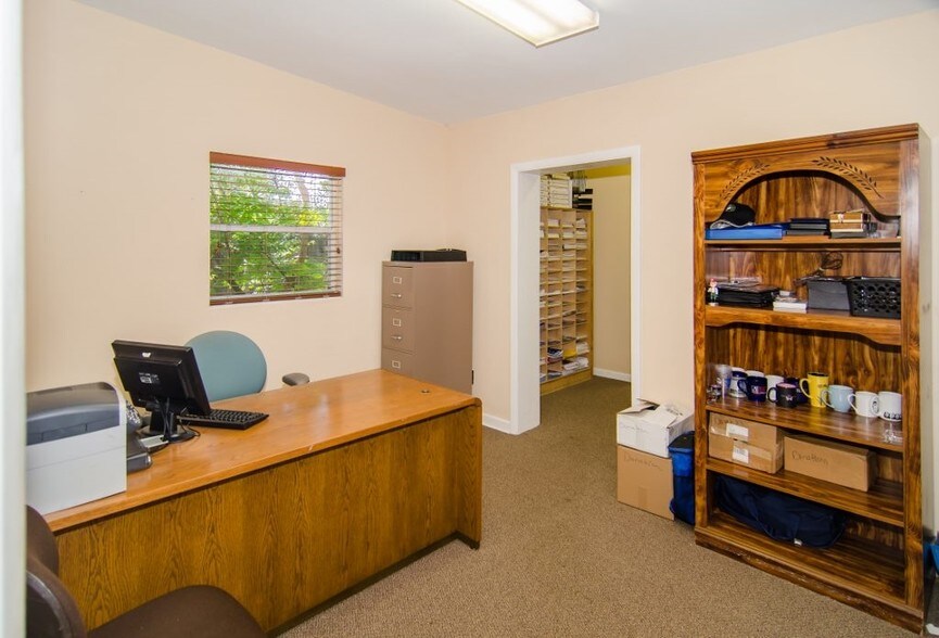 More Photos Of 258 Short Ave, Longwood Office For Sale