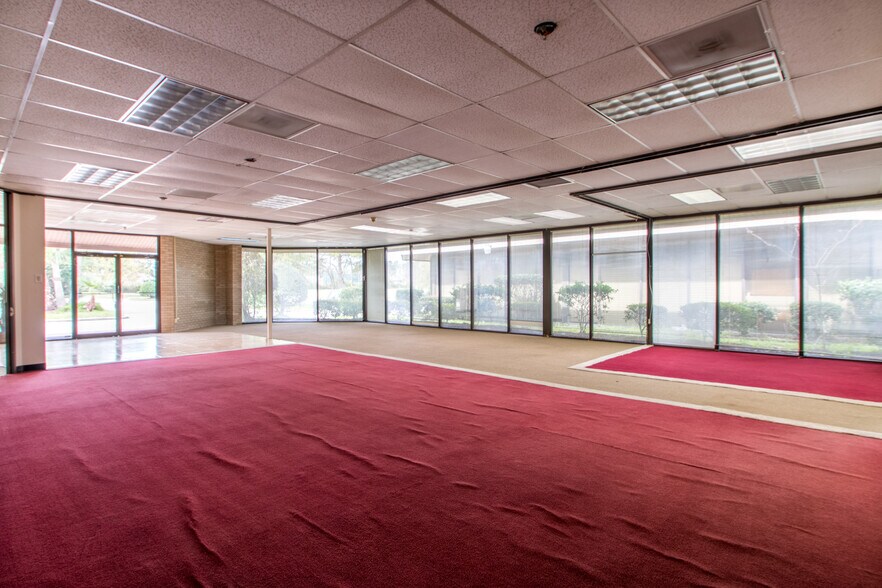 More Photos Of 14413 Cornerstone Village Dr, Houston Office For Lease