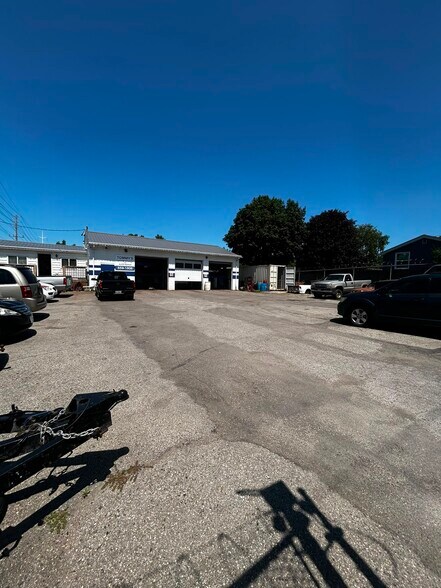 More Photos Of 1640 Evangeline St, London Specialty For Sale