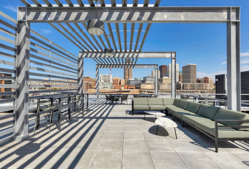 More Photos Of 220 SW 9th St, Des Moines Office For Lease