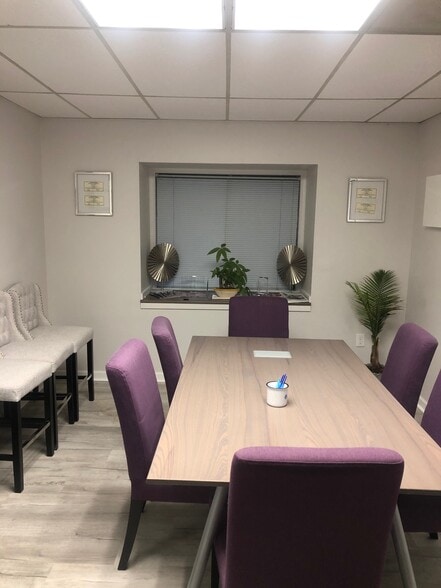 More Photos Of 875 Old Roswell Rd, Roswell Office For Sale