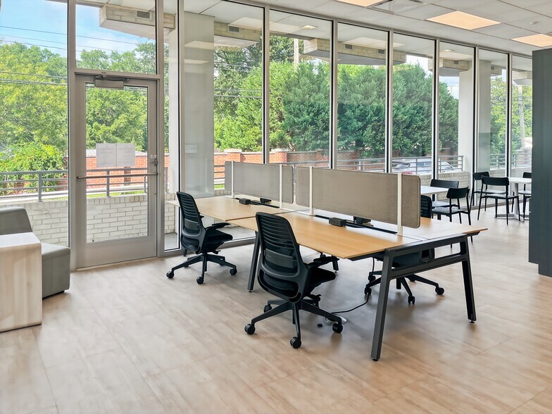 More Photos Of 4037 E Independence Blvd, Charlotte Coworking Space