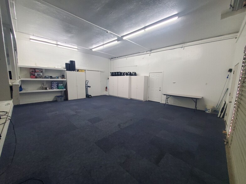 More Photos Of 14165 Market St, Walnut Grove Showroom For Sale