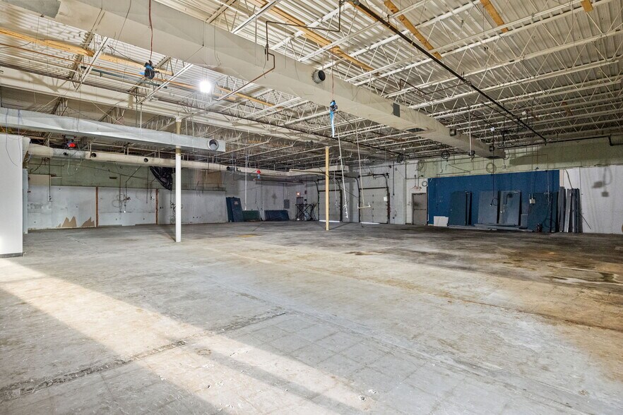 More Photos Of 2 Pheasant Run, Newtown Research And Development For Sale