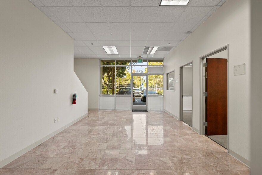 More Photos Of 959-987 Corporate Way, Fremont Research And Development For Lease