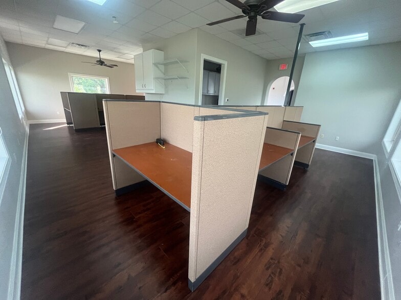 More Photos Of 20500 Fm 1431, Lago Vista Loft Creative Space For Lease