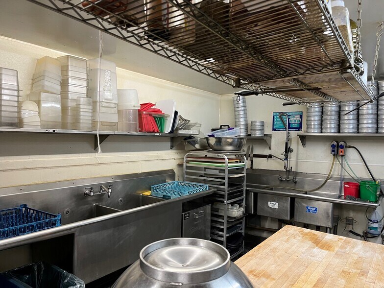 More Photos Of 6613 Hollis St, Emeryville Flex For Sale