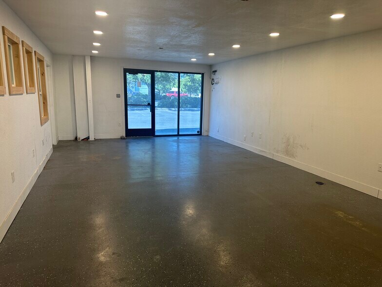 More Photos Of 3030 Thorntree Dr, Chico Distribution For Lease