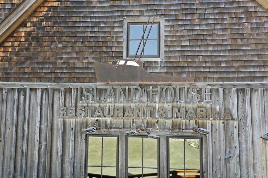 More Photos Of 17 Atlantic Ave, Wachapreague Restaurant For Sale