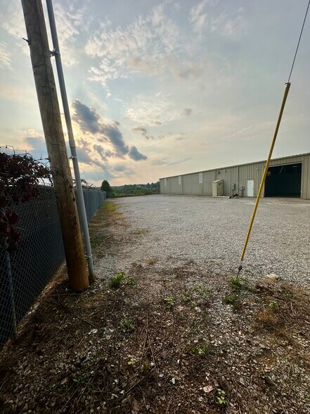 More Photos Of 315 Transport Dr, Cookeville Warehouse For Lease