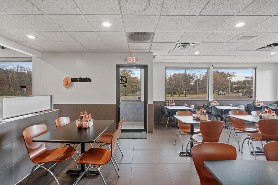 More Photos Of 7429 E River Rd, Fridley Restaurant For Sale