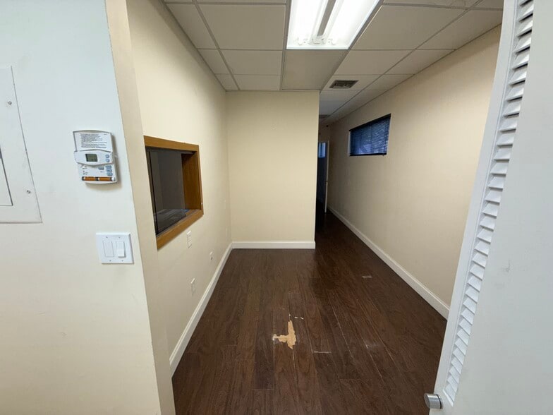 More Photos Of 1071-1075 NE 125th St, North Miami Loft Creative Space For Lease