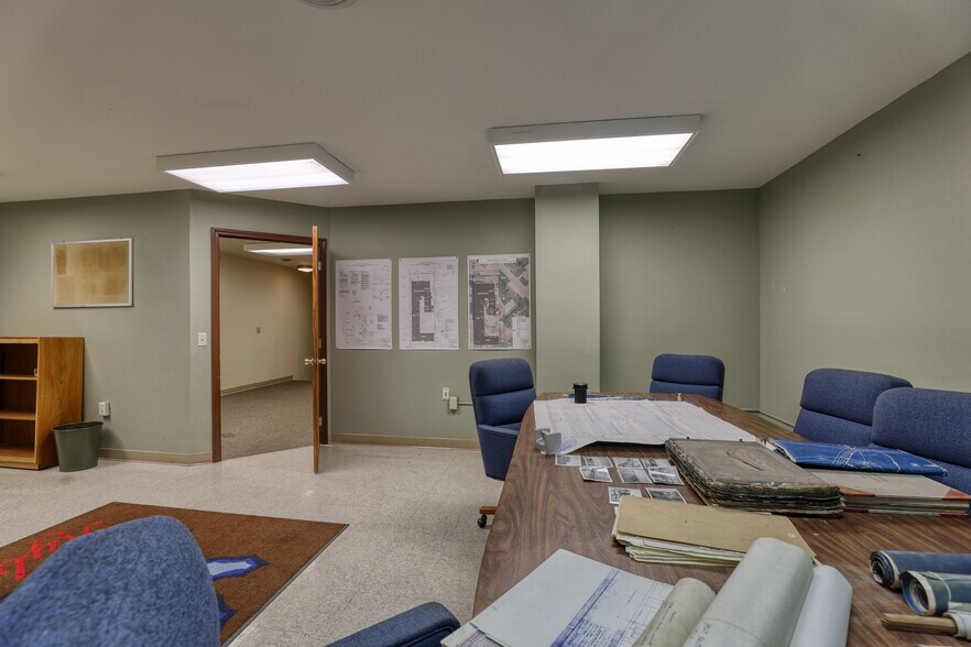 More Photos Of 1457 Coffeen, Sheridan Warehouse For Sale