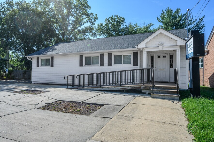More Photos Of 438 Main St, Spotswood Medical For Sale