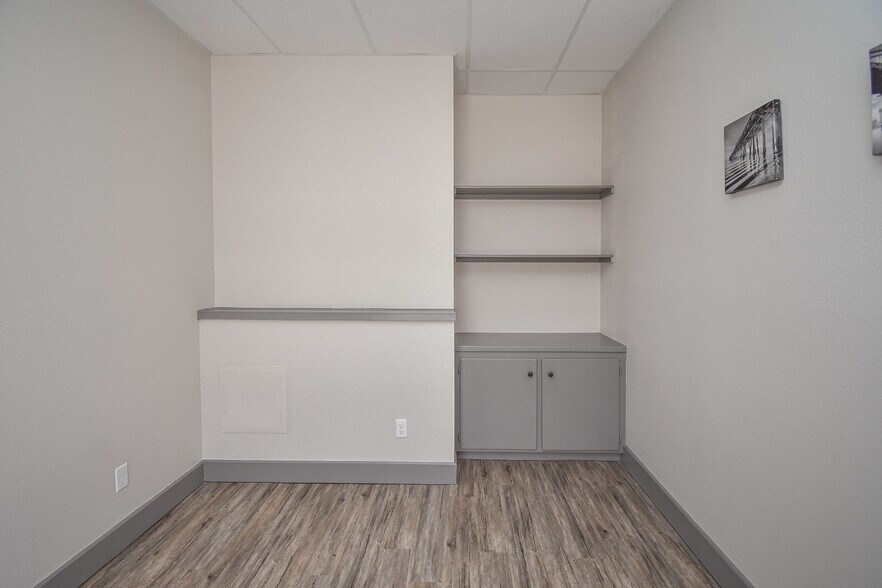 More Photos Of 104 Kelly Dr, Victoria Office For Lease