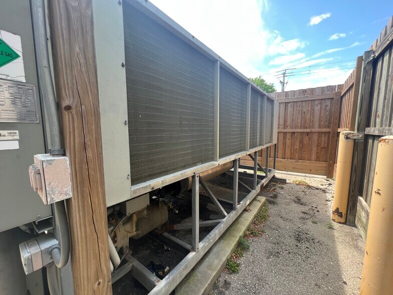 More Photos Of 420 Tamiami Trl S, Venice Medical For Sale