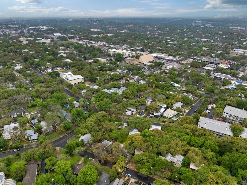 More Photos Of 302 Park Ln, Austin Land For Sale