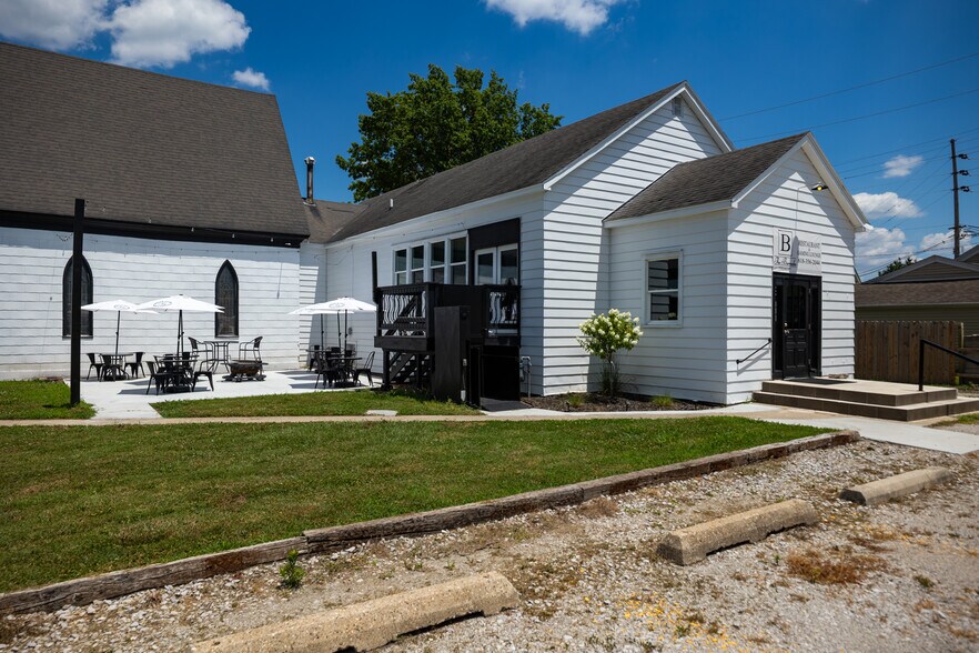 More Photos Of 206 W Spruce St, Gillespie Religious Facility For Sale