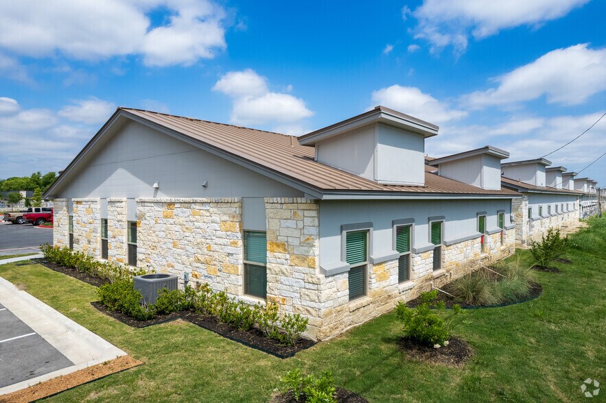More Photos Of 2200 N AW Grimes, Round Rock Medical For Lease