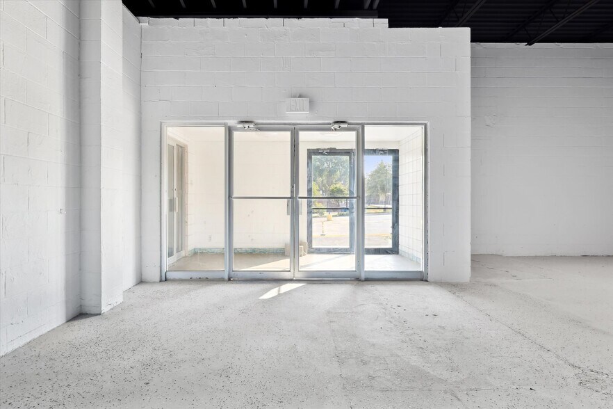 More Photos Of 969 Dixie Hwy, Rossford General Retail For Sale