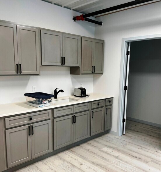 More Photos Of 940 McKinley Pky, Delano Light Manufacturing For Sale