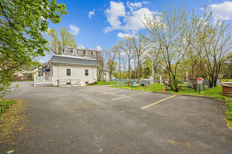 More Photos Of 616 Meetinghouse Rd, Jenkintown Schools For Sale
