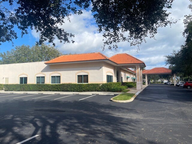More Photos Of 3795 Boynton Beach Blvd, Boynton Beach Medical For Lease