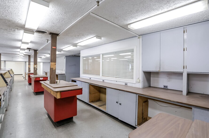 More Photos Of 2334 Production Dr, Indianapolis Warehouse For Sale