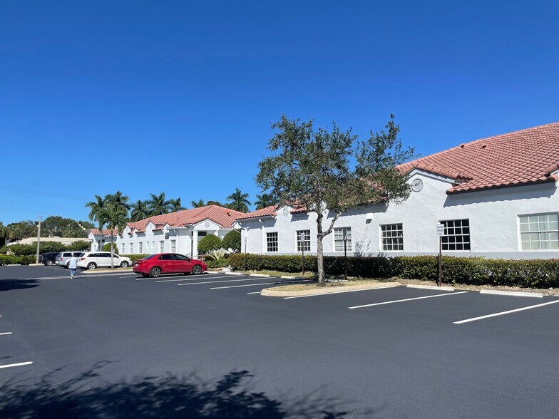 More Photos Of 8391-8397 W Oakland Park Blvd, Sunrise Unknown For Lease