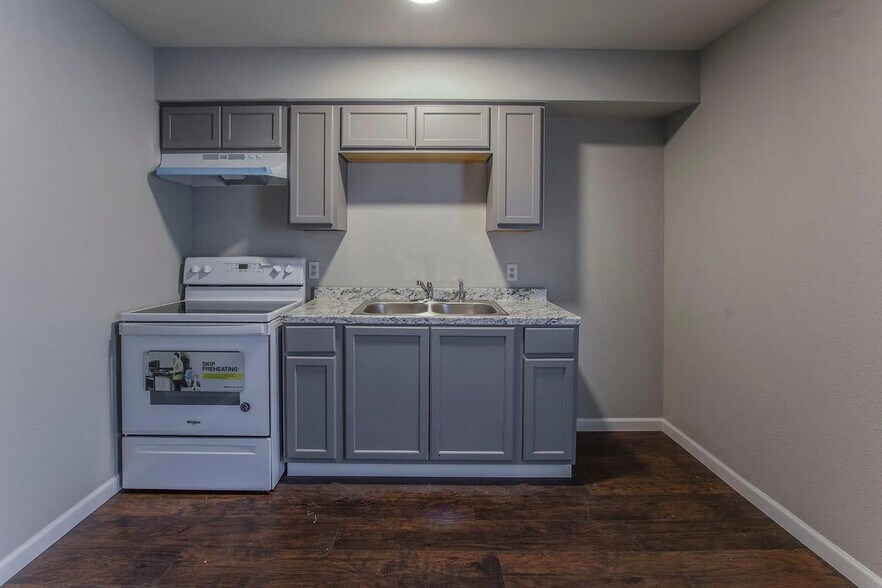 More Photos Of 600 E Craven Ave, Waco Apartments For Sale