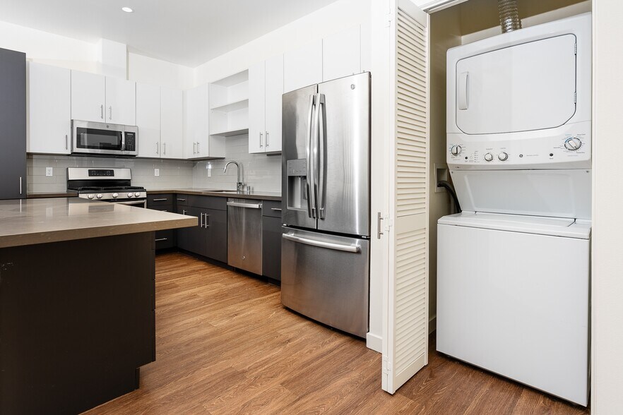 More Photos Of 3750 Main St, Riverside Apartments For Lease