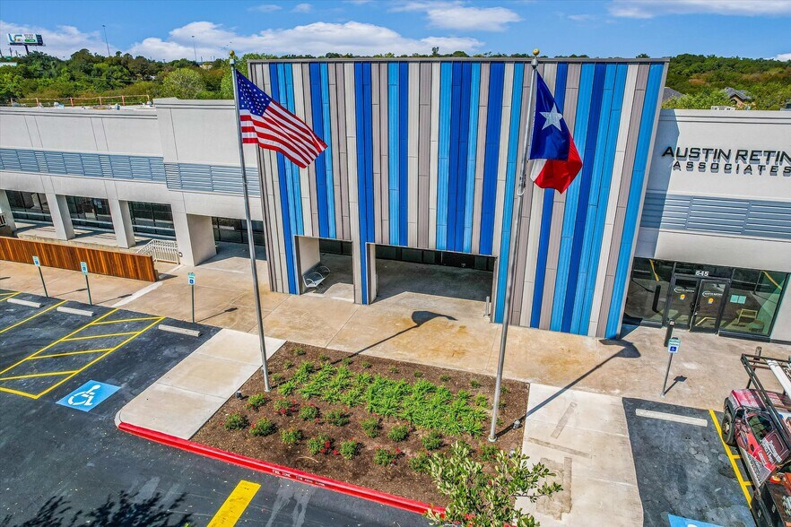 More Photos Of 4544 S Lamar Blvd, Austin Medical For Sale