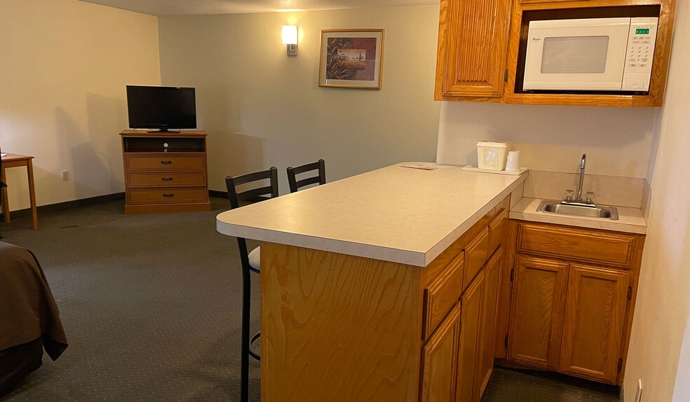 More Photos Of 1301 W Expressway 83, Pharr Hotel For Sale