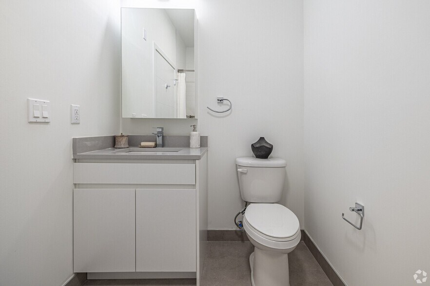 More Photos Of 431 Dr Martin Luther King Jr Blvd, East Orange Apartments For Lease