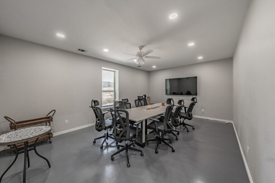 More Photos Of 20181 S State Highway 78, Leonard Industrial For Lease