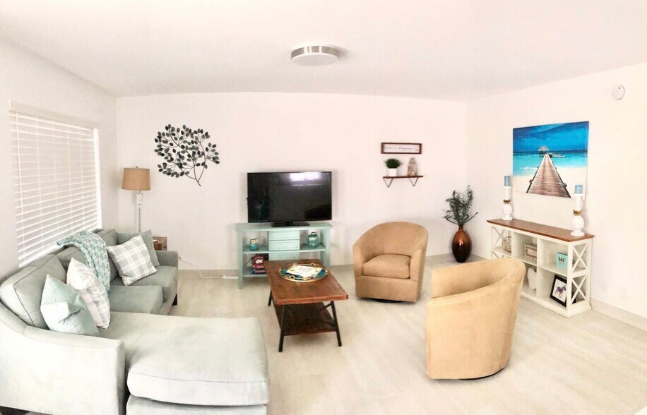 More Photos Of 2638 Lake Dr, Riviera Beach Apartments For Sale