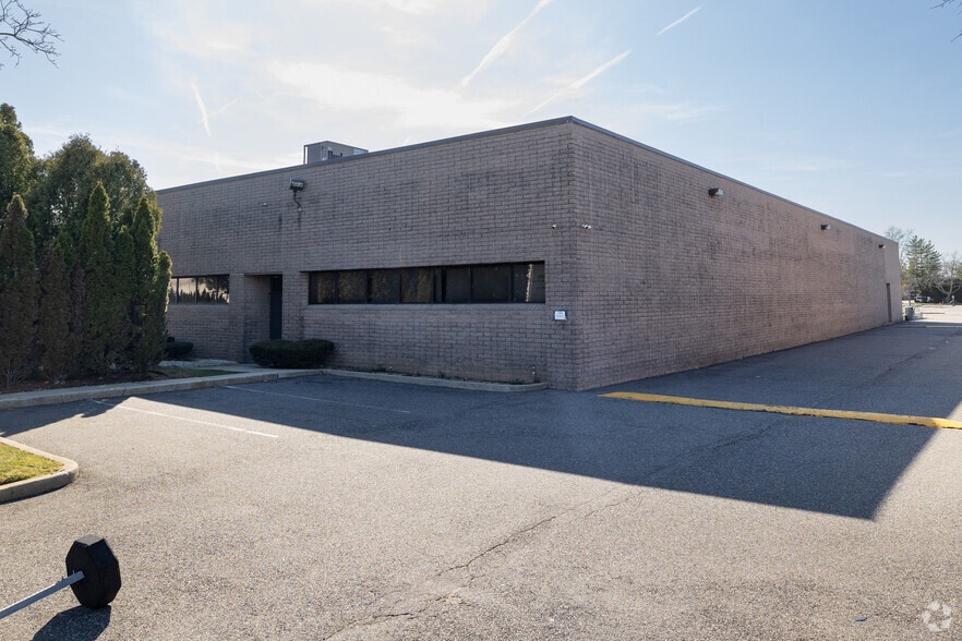Primary Photo Of 60 Executive Blvd, Farmingdale Manufacturing For Sale