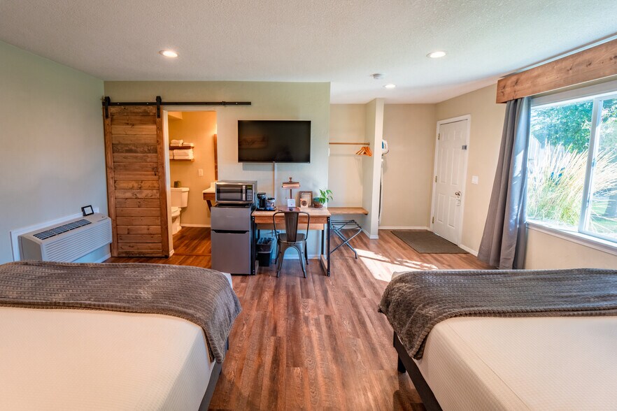 More Photos Of 808 Mineral Ave, Libby Hotel For Sale