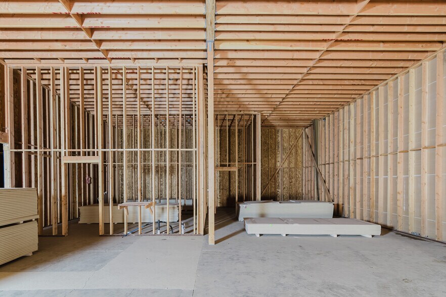 More Photos Of 151-161 Airport Rd, King City Warehouse For Lease