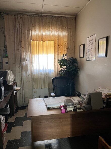 More Photos Of 20477 Van Dyke St, Detroit General Retail For Sale