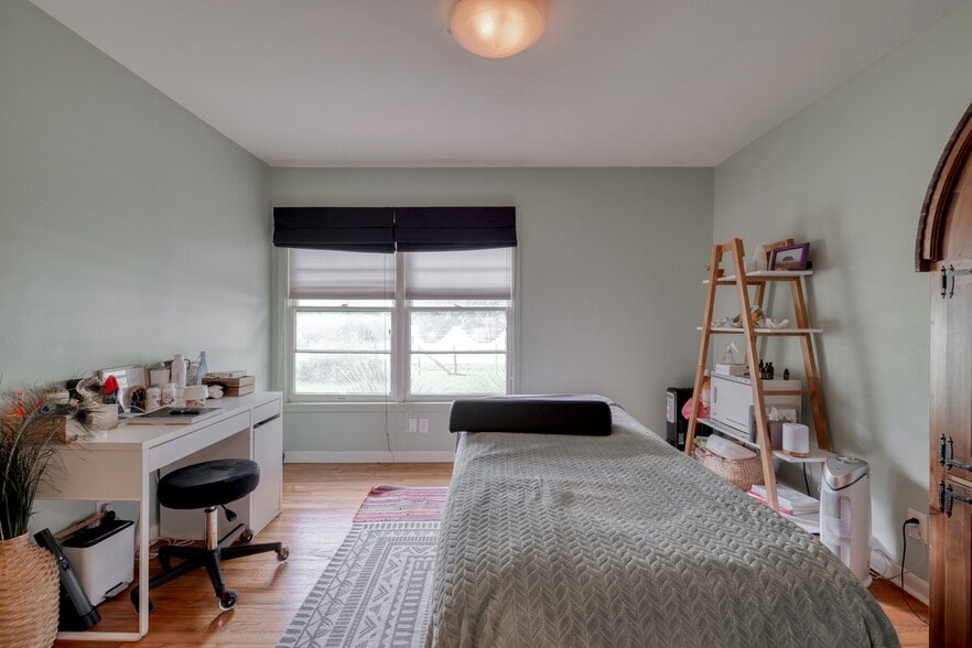More Photos Of 13803 Ann Pl, Austin Office For Sale